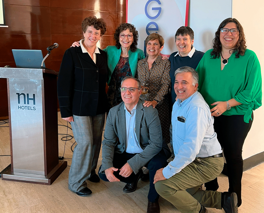 Equipo de GeuVIH con la Dra. Isabel Cassetti en el Primer Congeso de GeUVIH